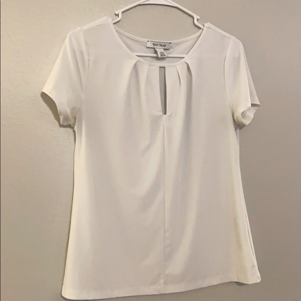 White House Black Market White Key hole blouse